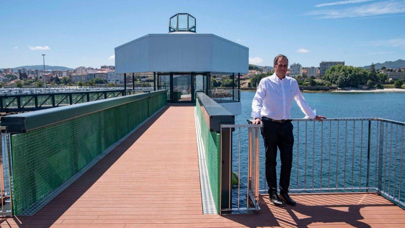 Carlos Botana, presidente del Puerto, en la zona alta de "Peiraos do Solpor"