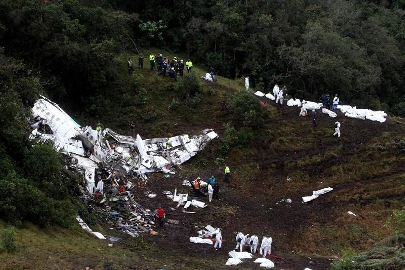Los restos del avión siniestrado en Colombia.