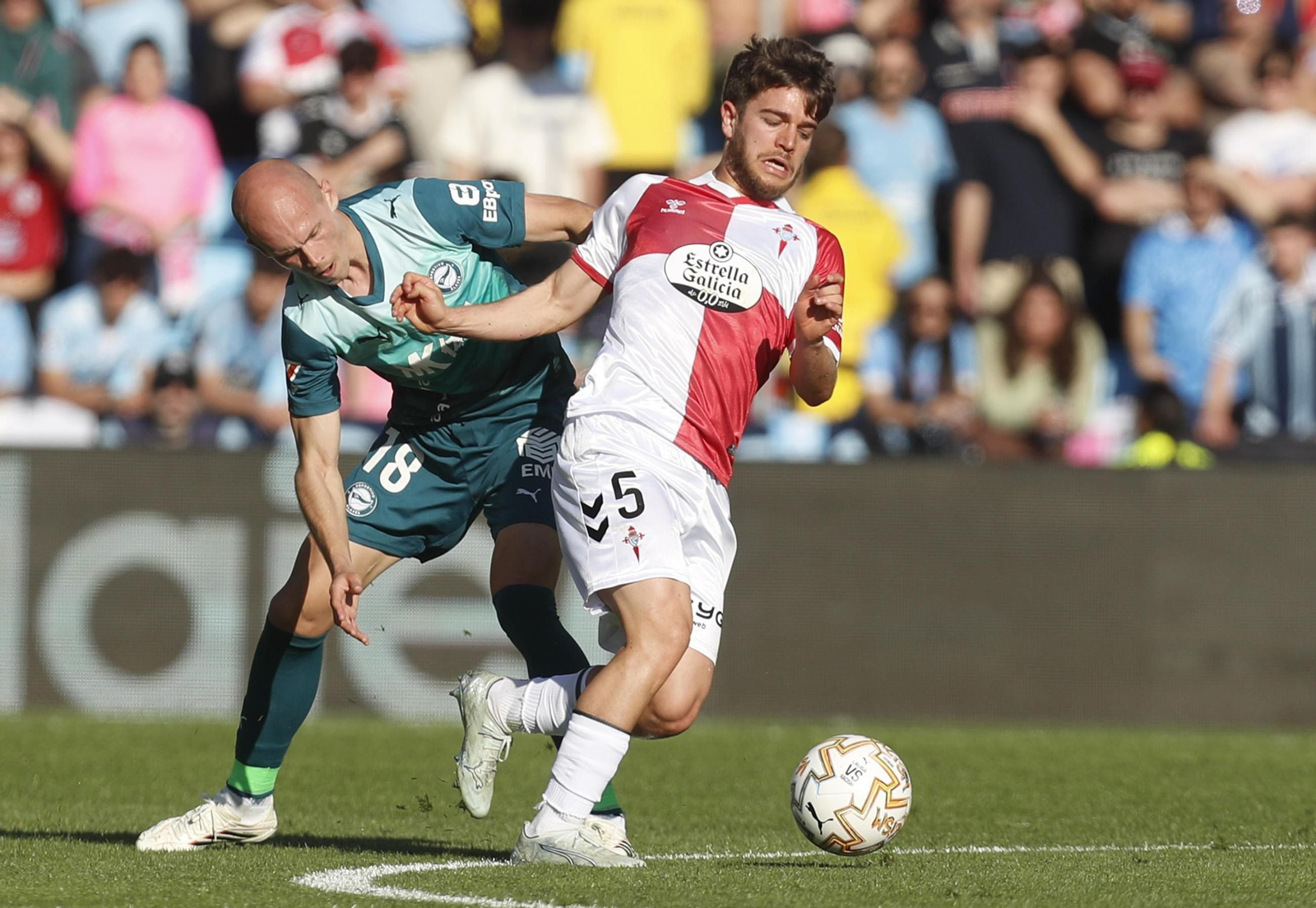 Galería | El Celta y el Alavés se miden en Balaídos