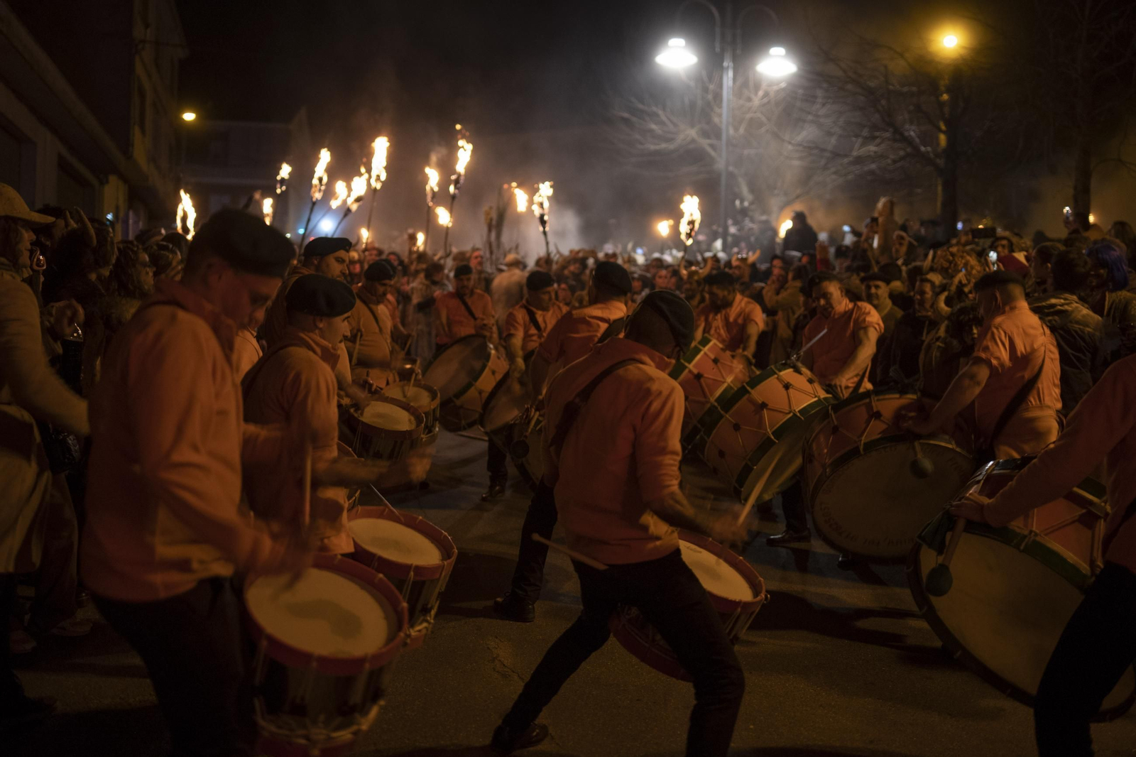 La Baixada da Marela atrae cada año a visitantes que buscan vivir un entroido auténtico, alejado de artificios.