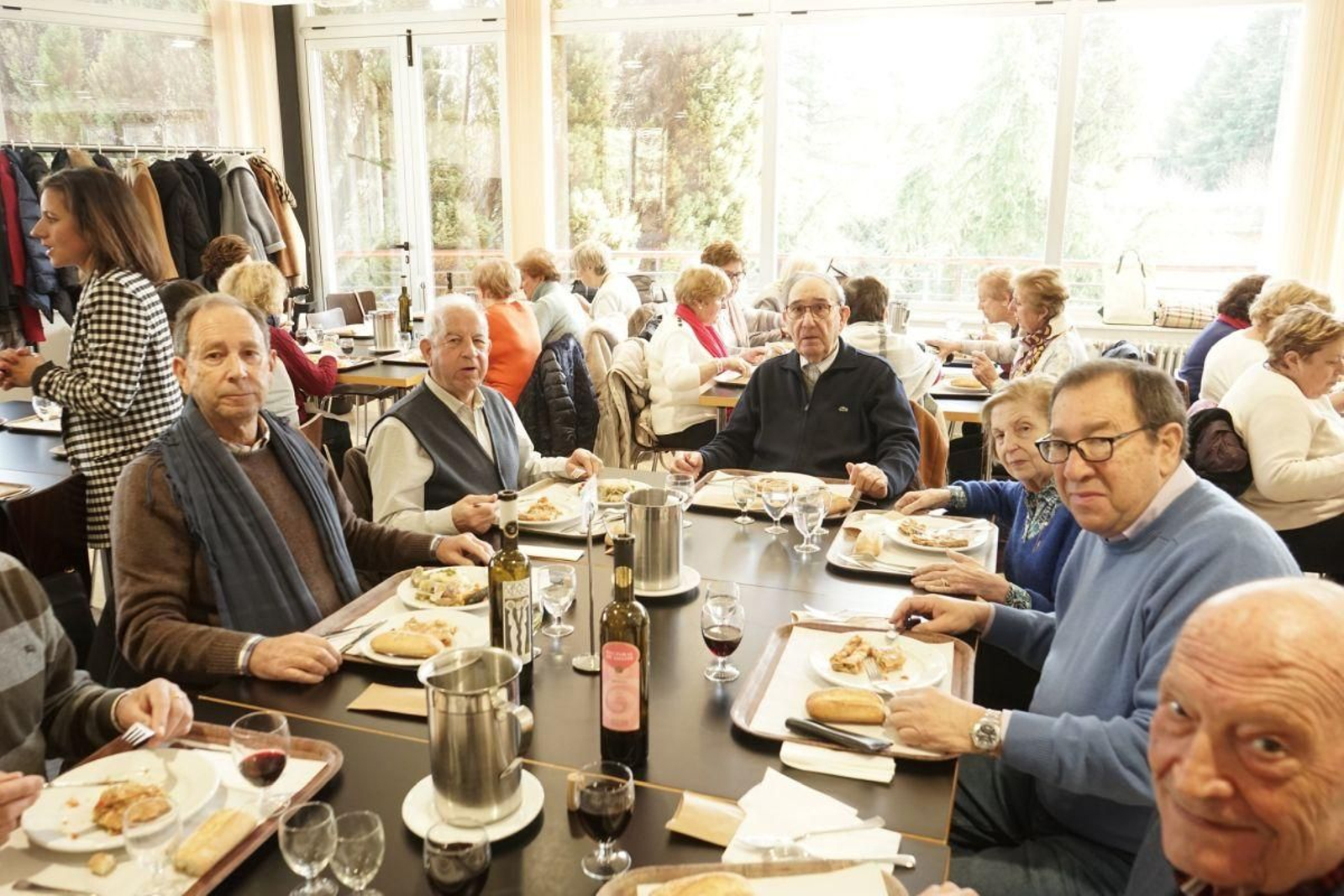 Alumnos de Ategal disfrutando del menú degustación.