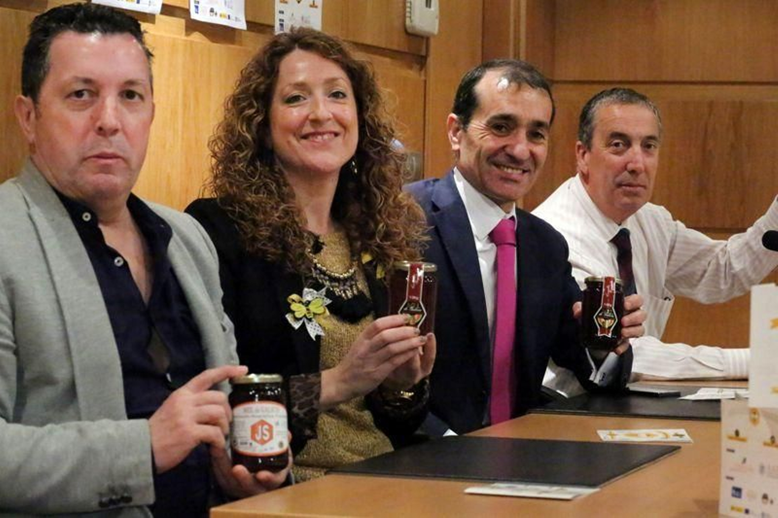 Mientras el alcalde presentaba la Feira Apícola este diario tenía acceso a la lista de imputados.