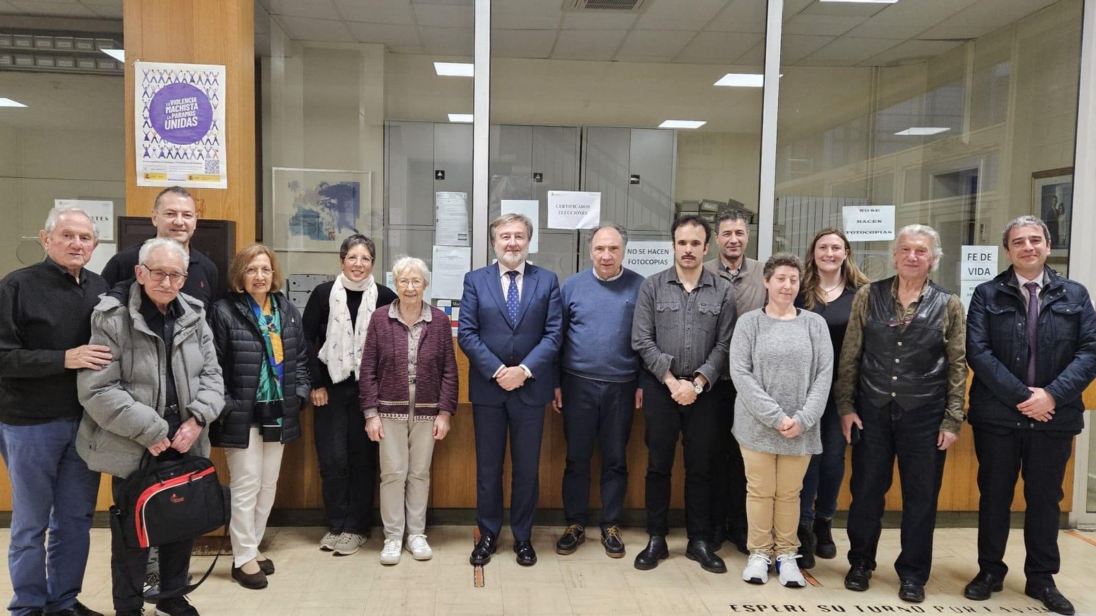 En las últimas elecciones al CRE de París, el pasado 11 de mayo, fue elegido de nuevo consejero. Oliver siempre fue valedor de este Consejo que consideraba esencial para la vida emigrante.
