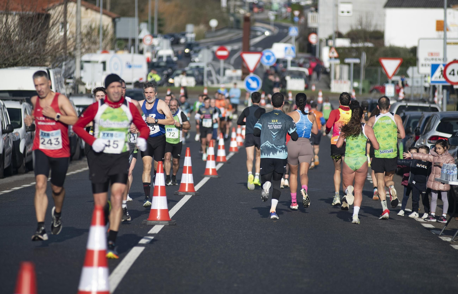 Galería | San Cibrao celebra una edición más de su carrera navideña