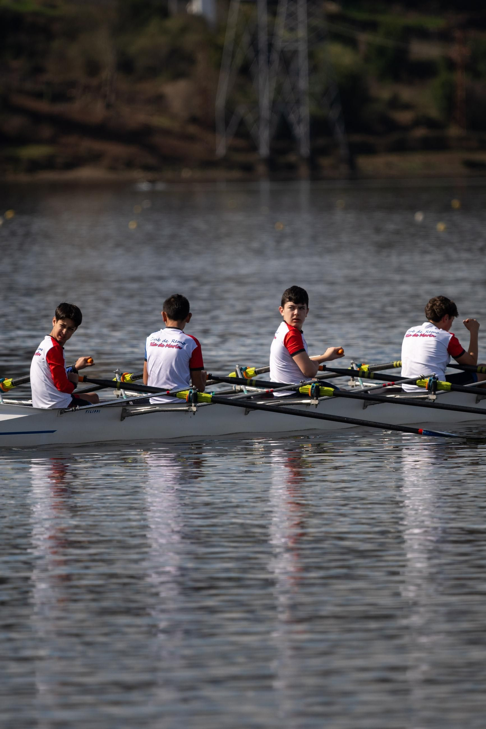 Galería | La Liga Gallega de Remo arranca la temporada en Castrelo de Miño