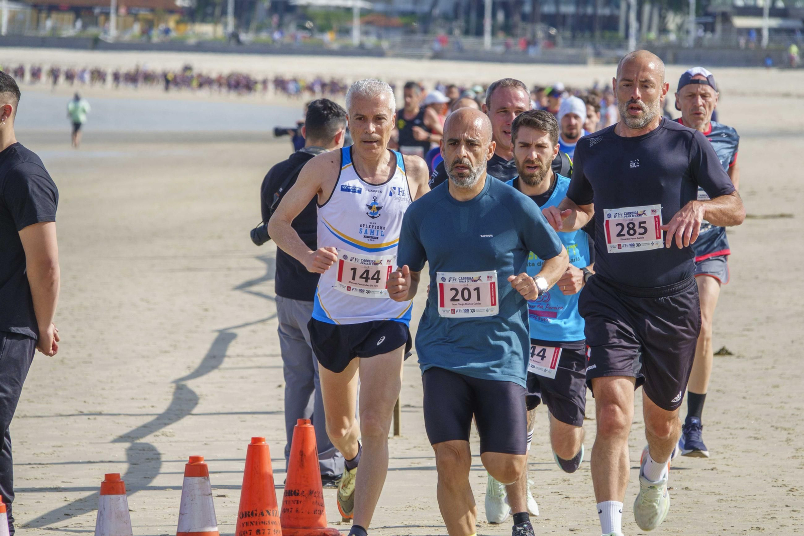 Galería | 1.000 corredores inundan Samil
