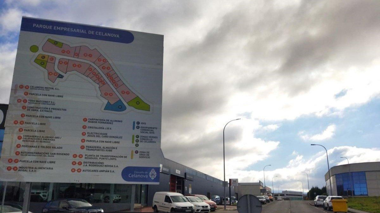 Acceso al parque empresarial celanovés desde la OU-531.