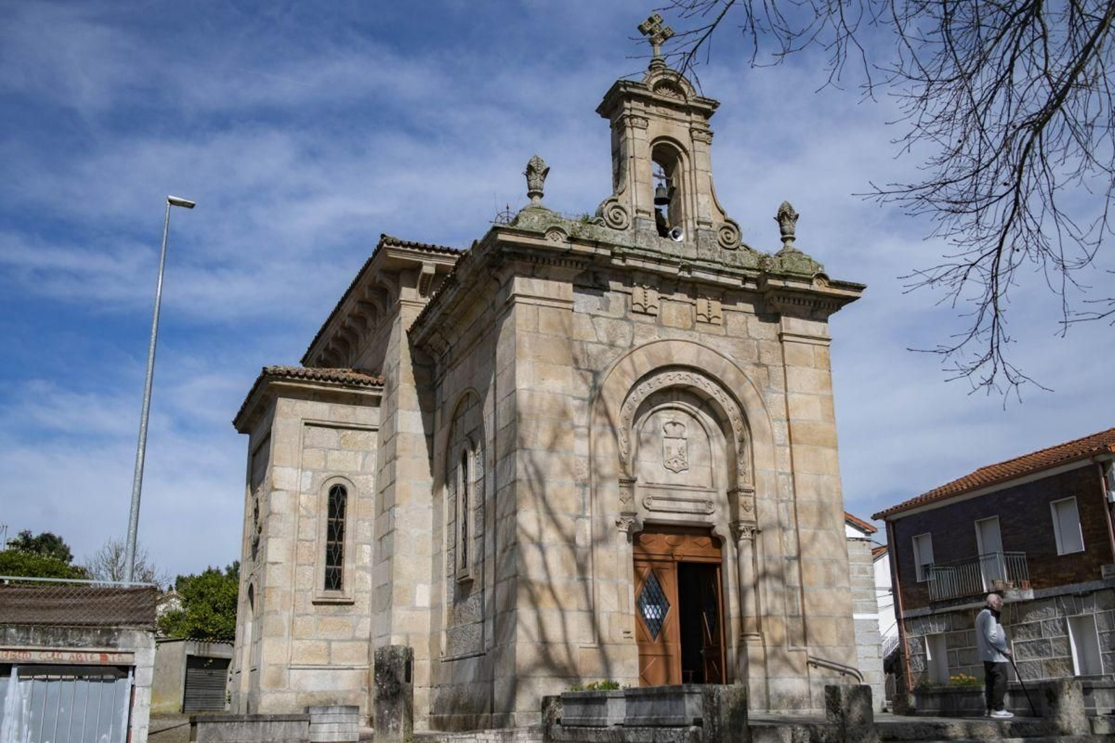 Capilla de San Lázaro en el barrio de O Peliquín.