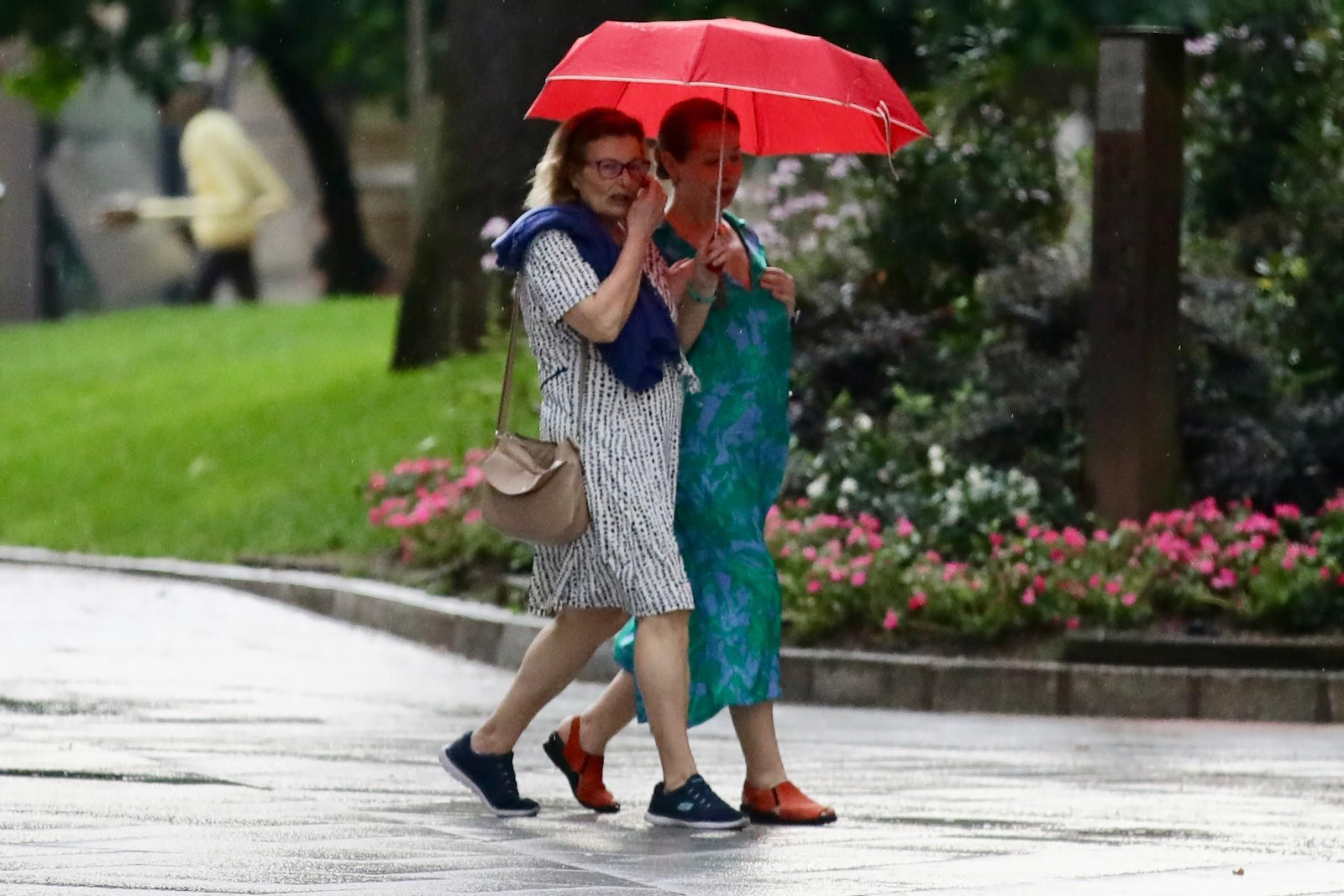 Galería | La ola de calor se despidió con intensas tormentas en Ourense, en fotos