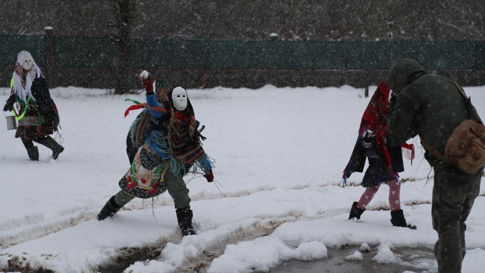 La nieve reforzó el arsenal de picardías de los farrumecos.