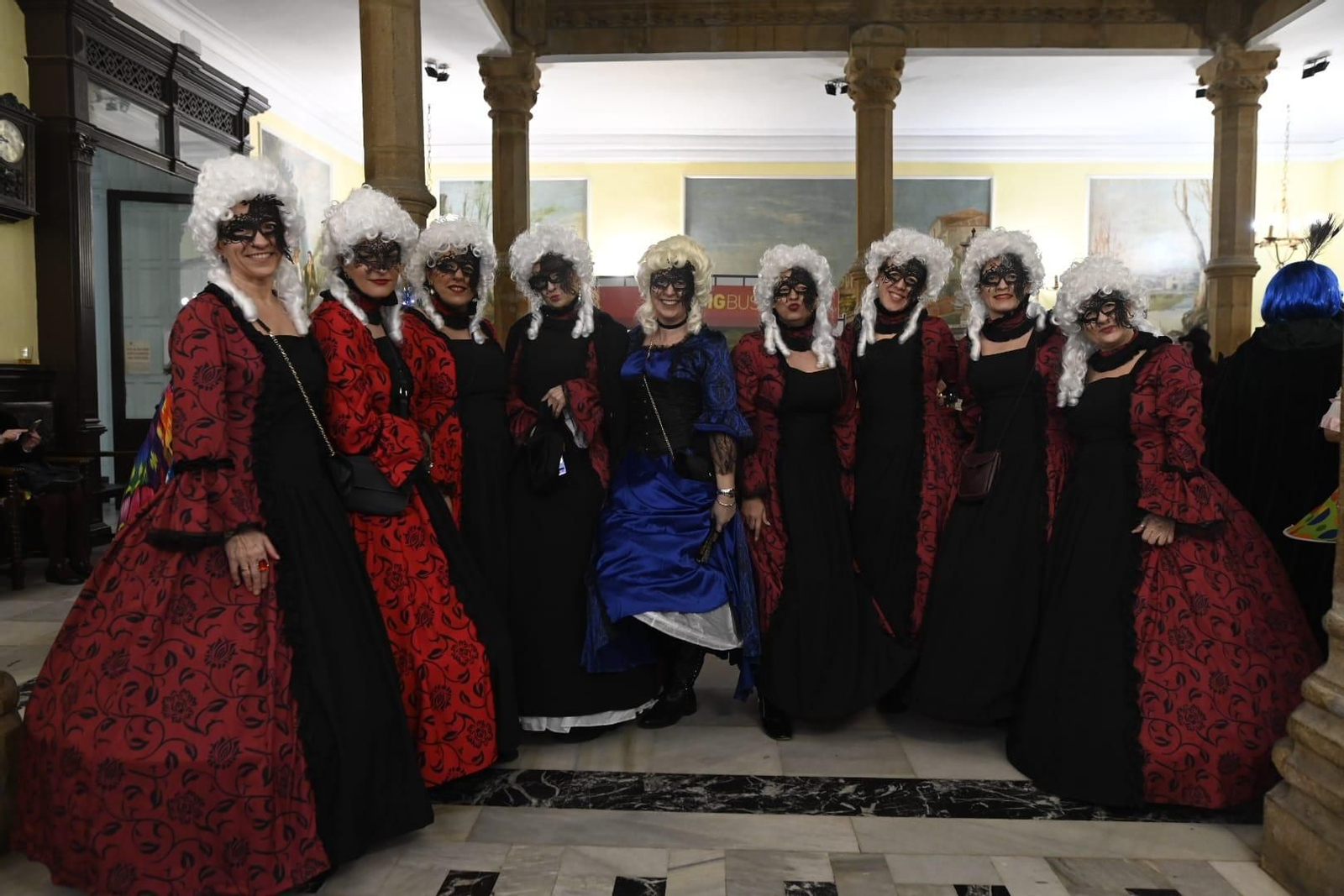 Así vivió Ourense su Jueves de Comadres