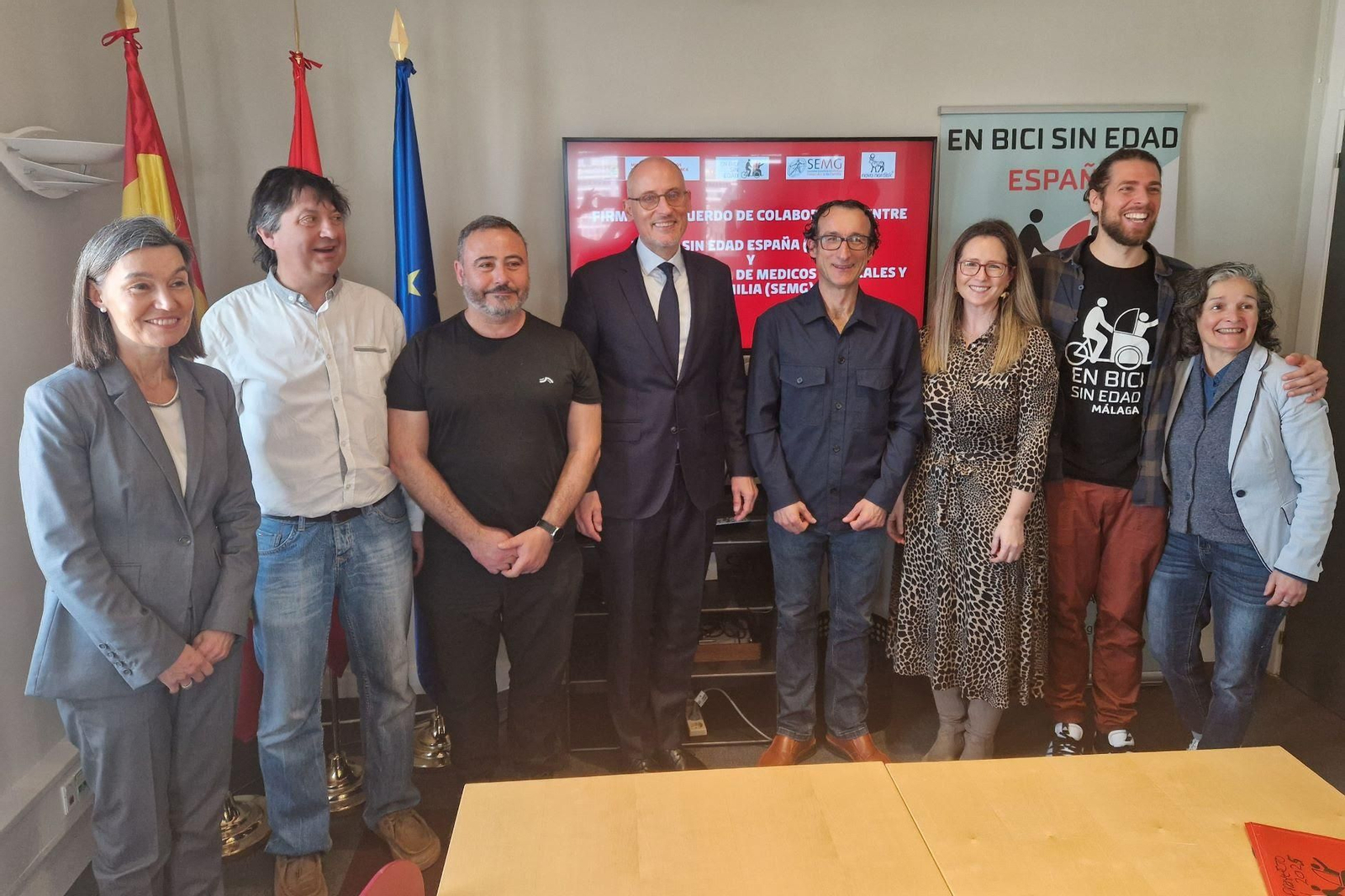 Firma del convenio en la embajada de Dinamarca