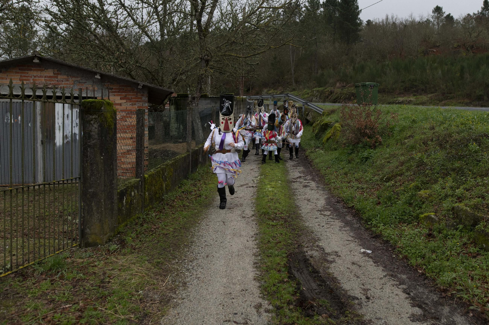 Galería | Felos y Madamas toman las aldeas de Esgos manteniendo viva la tradición