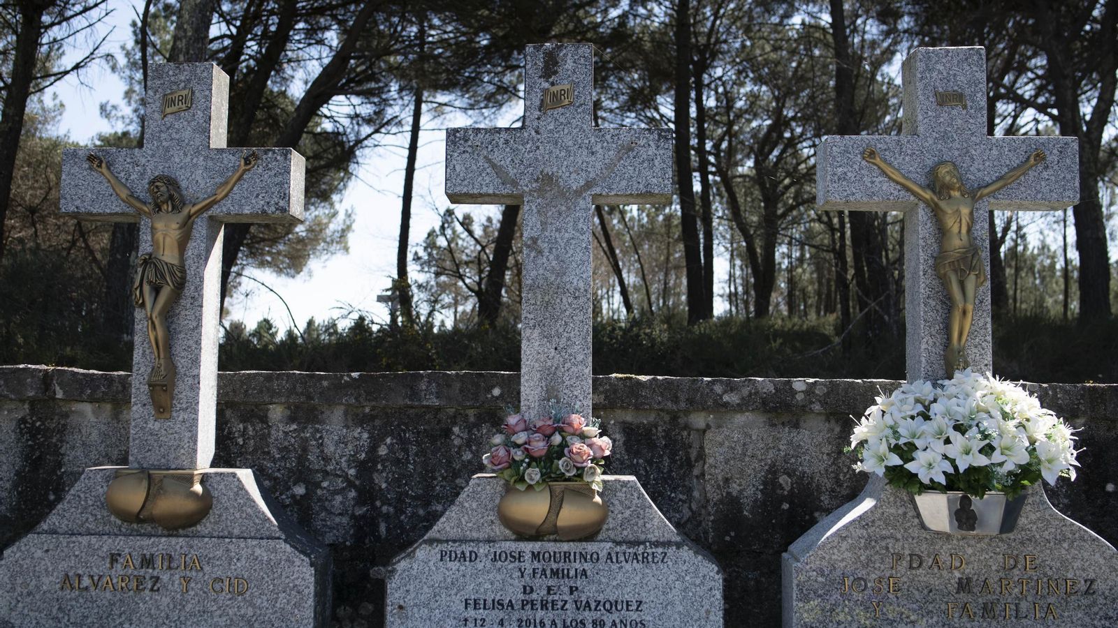 Cruces carentes de Cristos