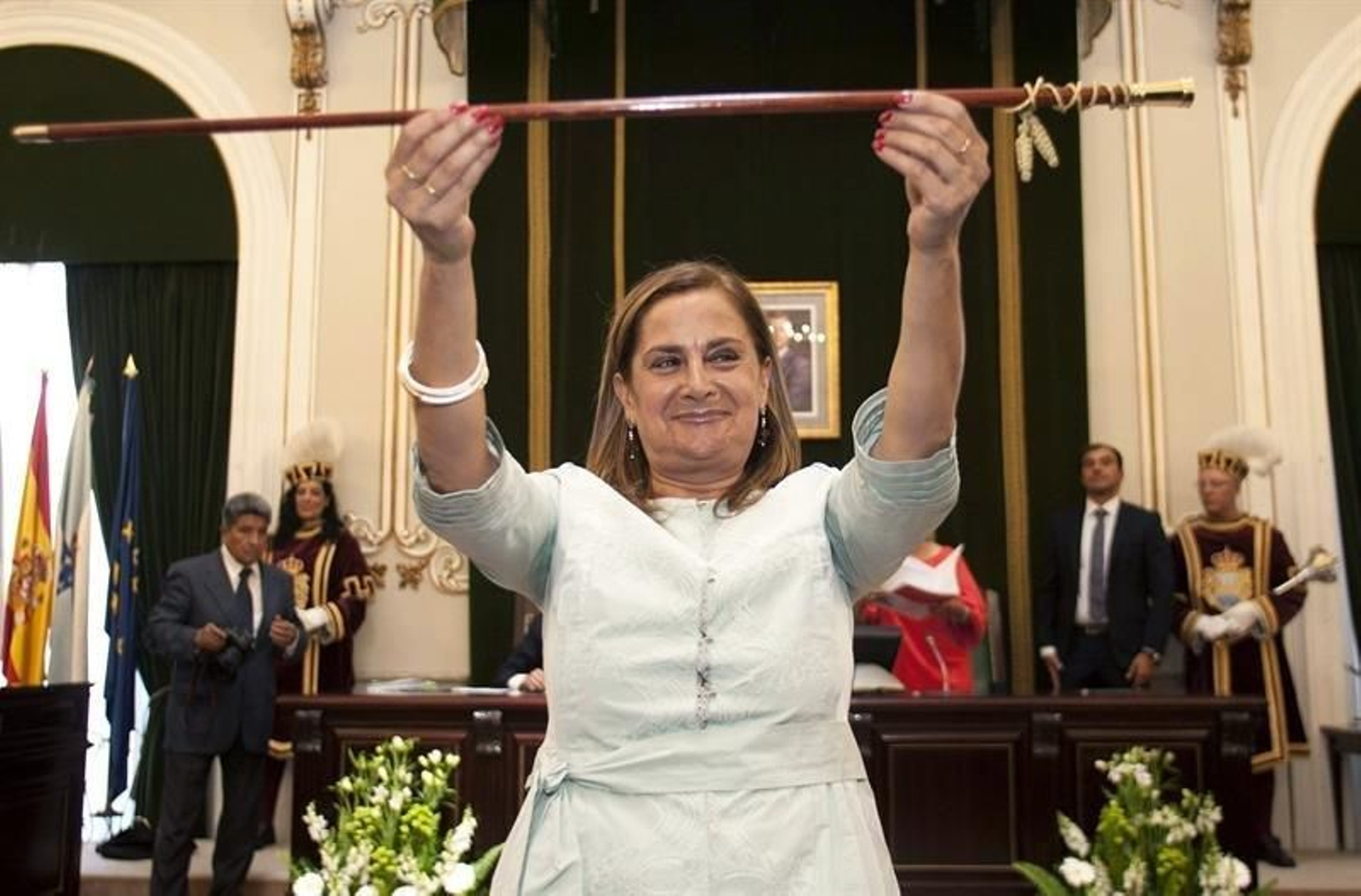 Carmela Silva, investida presidenta de la Diputación de Pontevedra. (EFE)