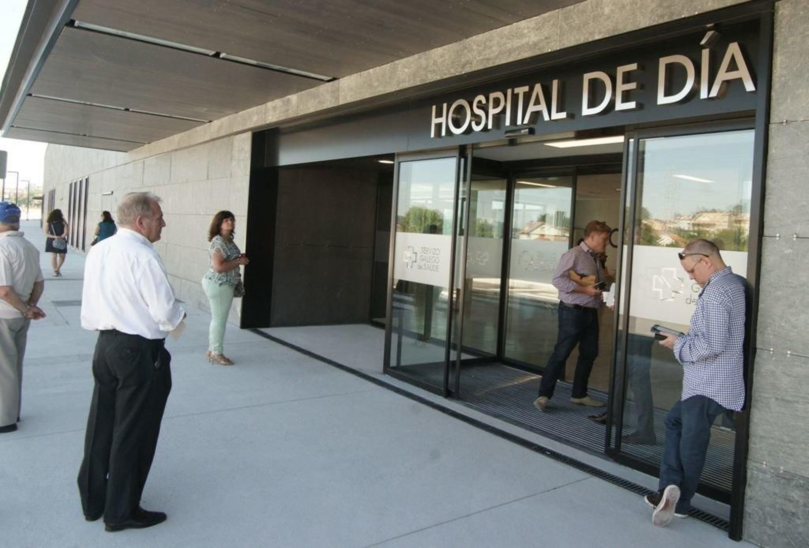 El 29 de junio de 2015 abrieron las consultas externas del Cunqueiro, que así se puso en marcha.