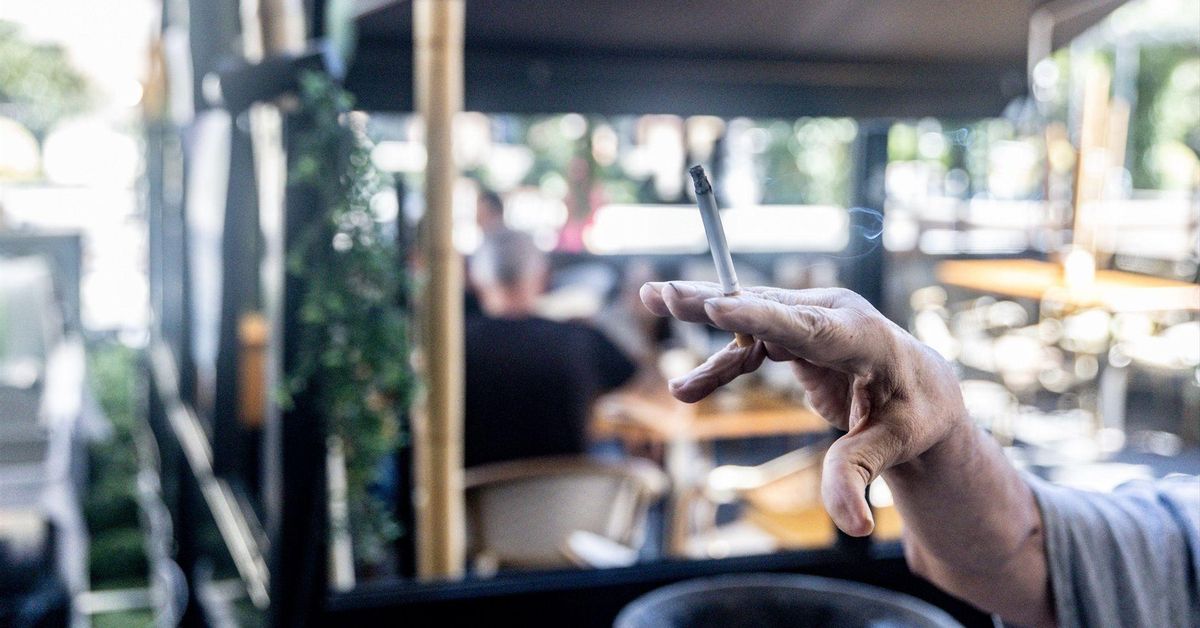 Los 20 años de la Ley Antitabaco: del humo en los bares al consenso social  y una nueva regulación