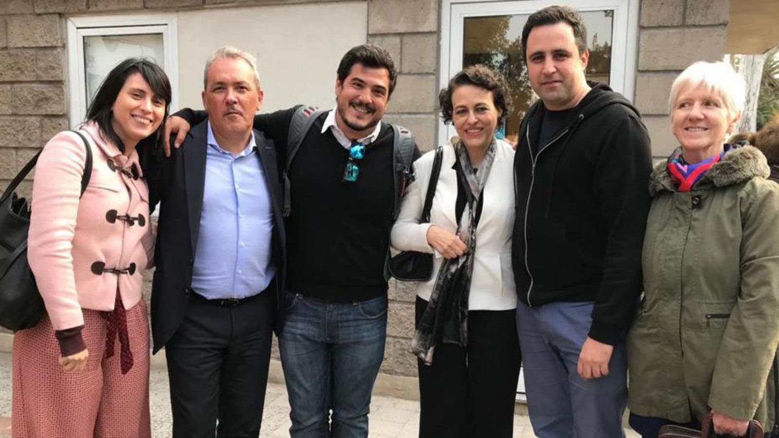 La ex ministra Magdalena Valerio y Agustín Torres, ex secretario general de Emigración, con miembros de CeDEU, (Juan Manuel de Hoz en el centro de la foto), en una visita de ambos a Buenos Aires