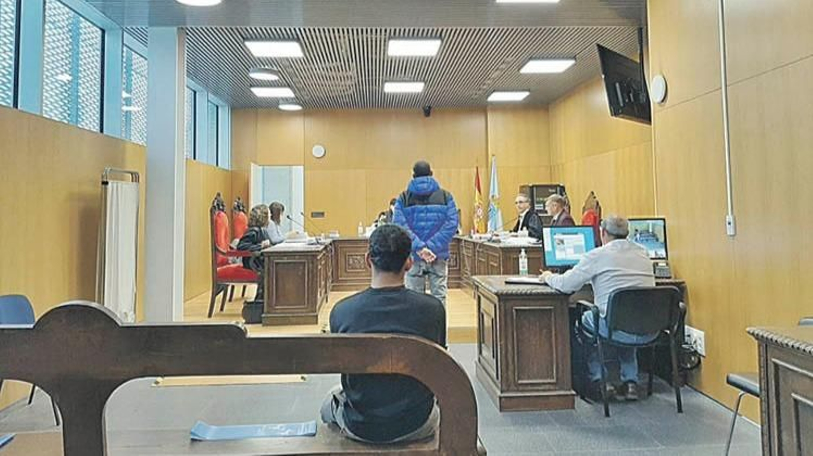 Gerald E. C. V., de pie, y Armany R. R. G., sentado, ayer en el Penal 1.