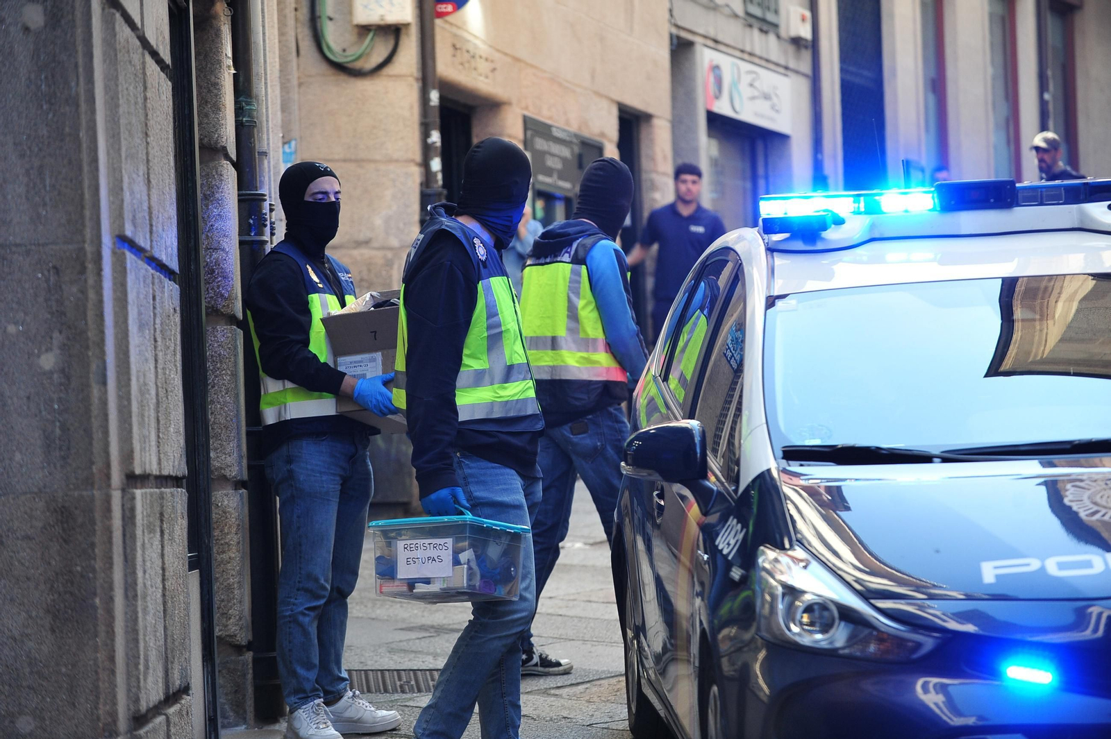 Galería | Golpe policial a la venta de drogas en Ourense