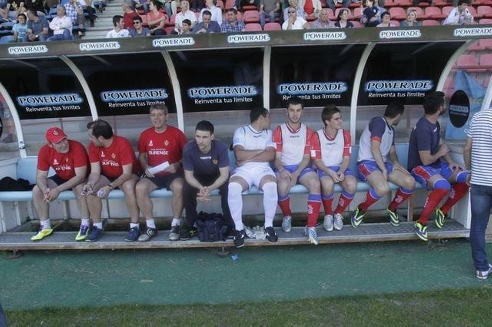 El banquillo del CD Ourense en O Couto.