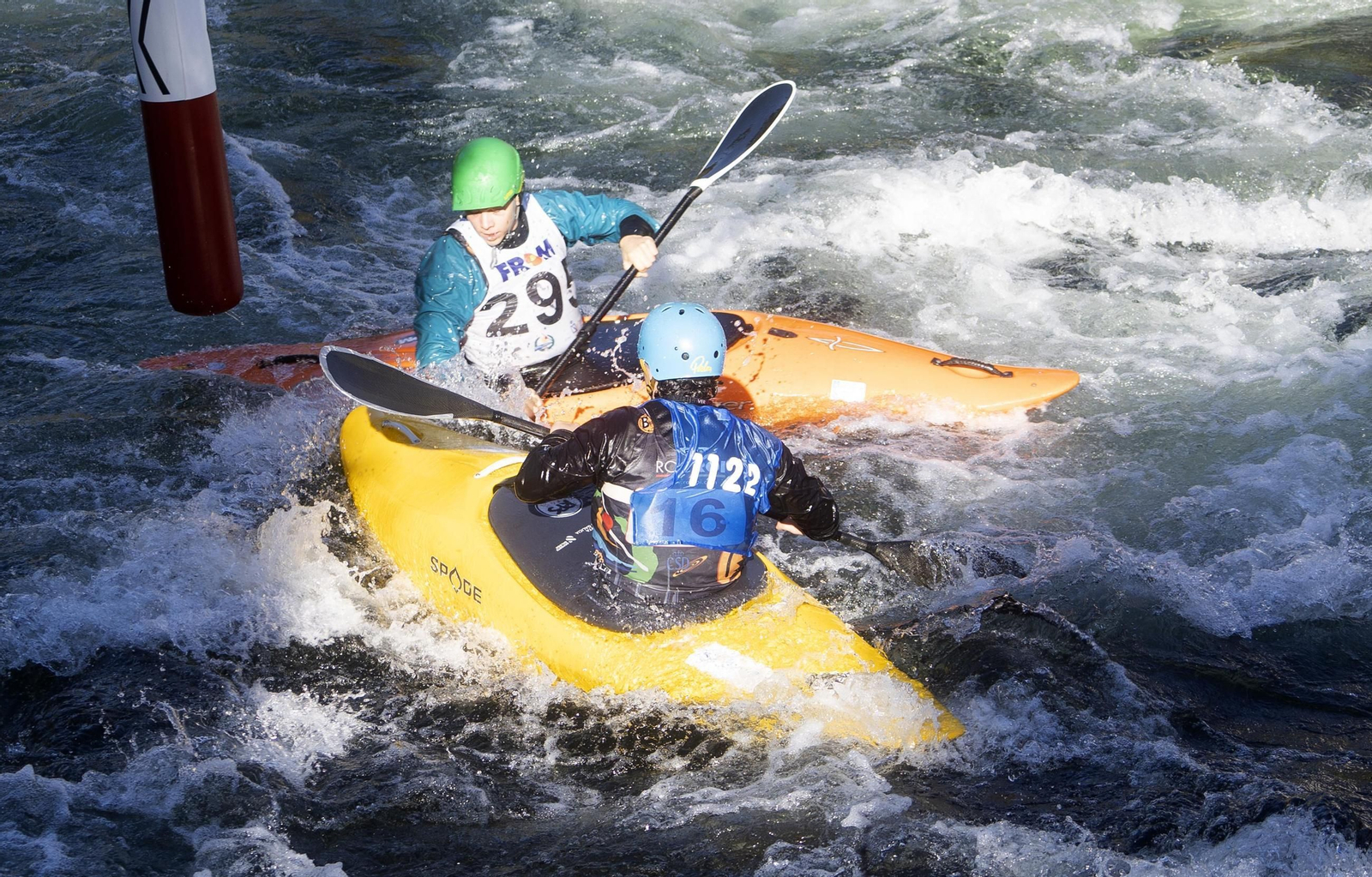 Galería | Mondariz Balneario acogió el Gallego de slalom y kayak cross