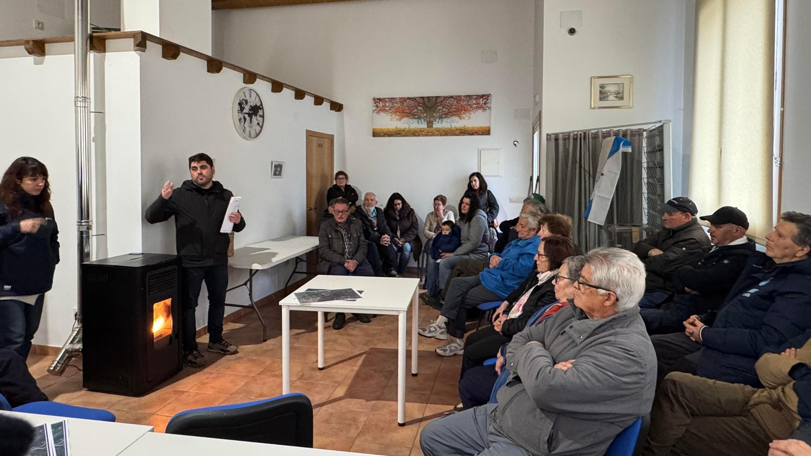 O local social de Infesta acolleu a actividade de recolla da memoria colectiva.