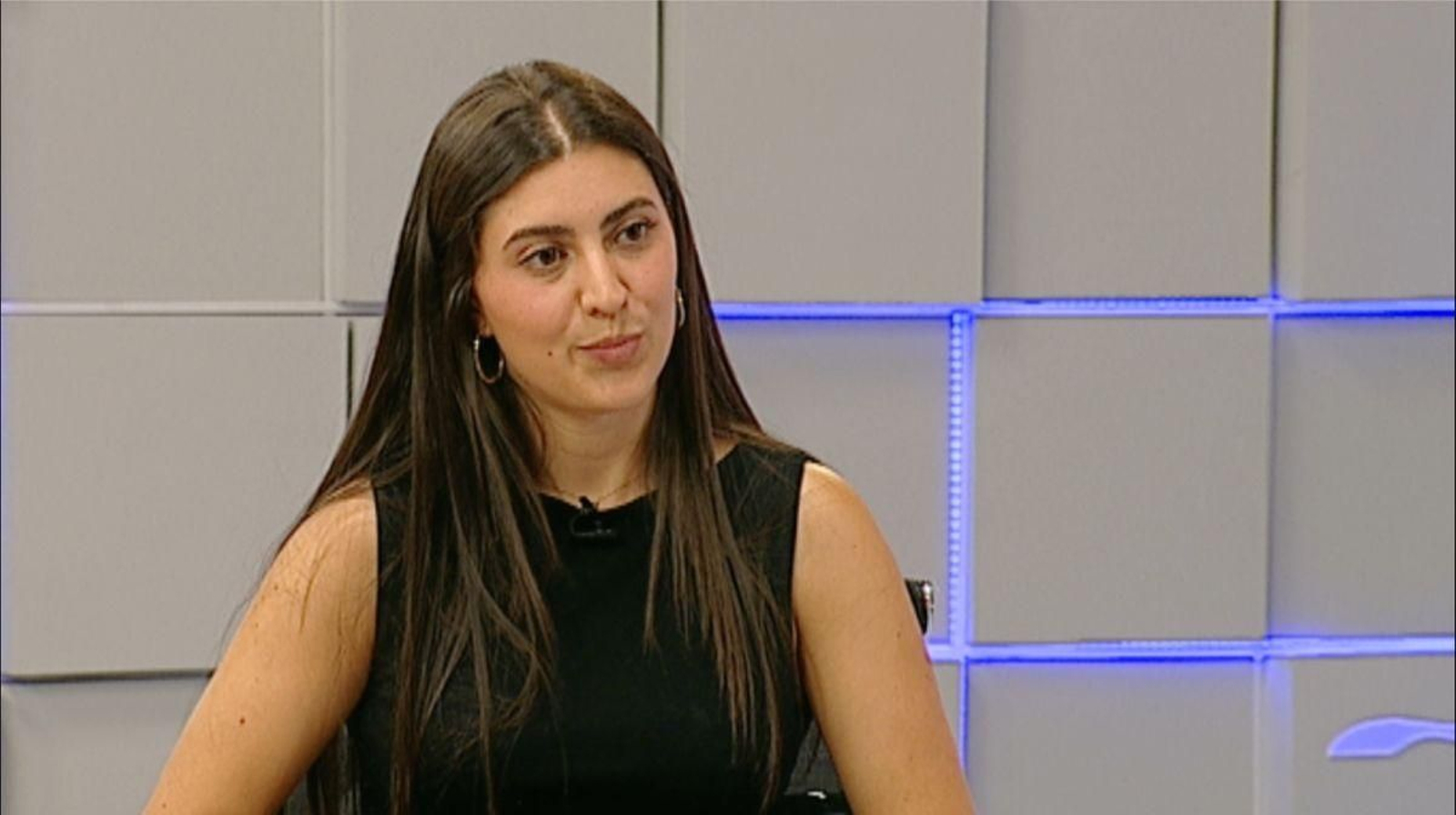Elena Isla, en el plató de Telemiño.