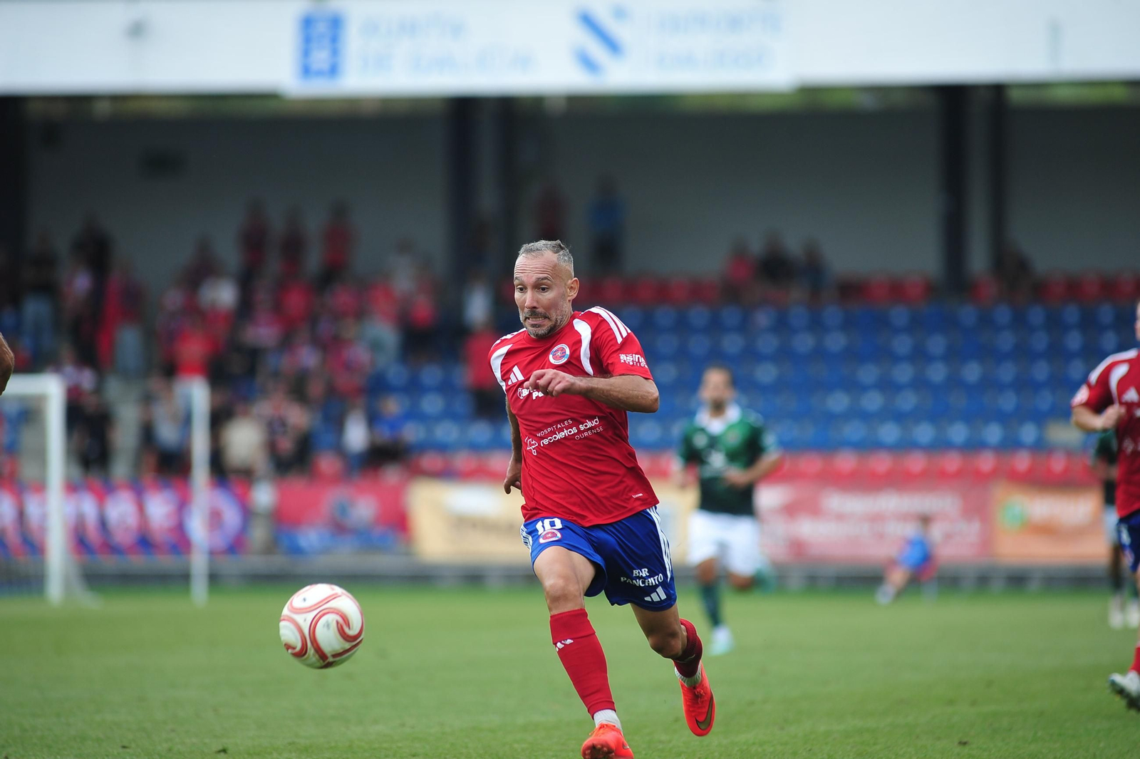 Galería | O Couto disfruta del buen tiempo y el empate de la UD Ourense ante el Cacereño
