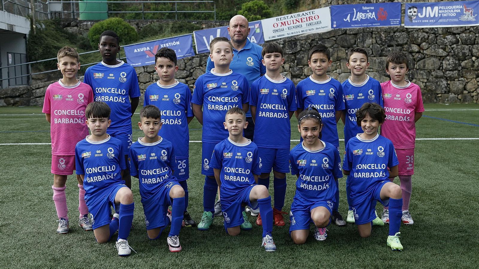 Galería | El fútbol benjamín se concentra en Barbadás
