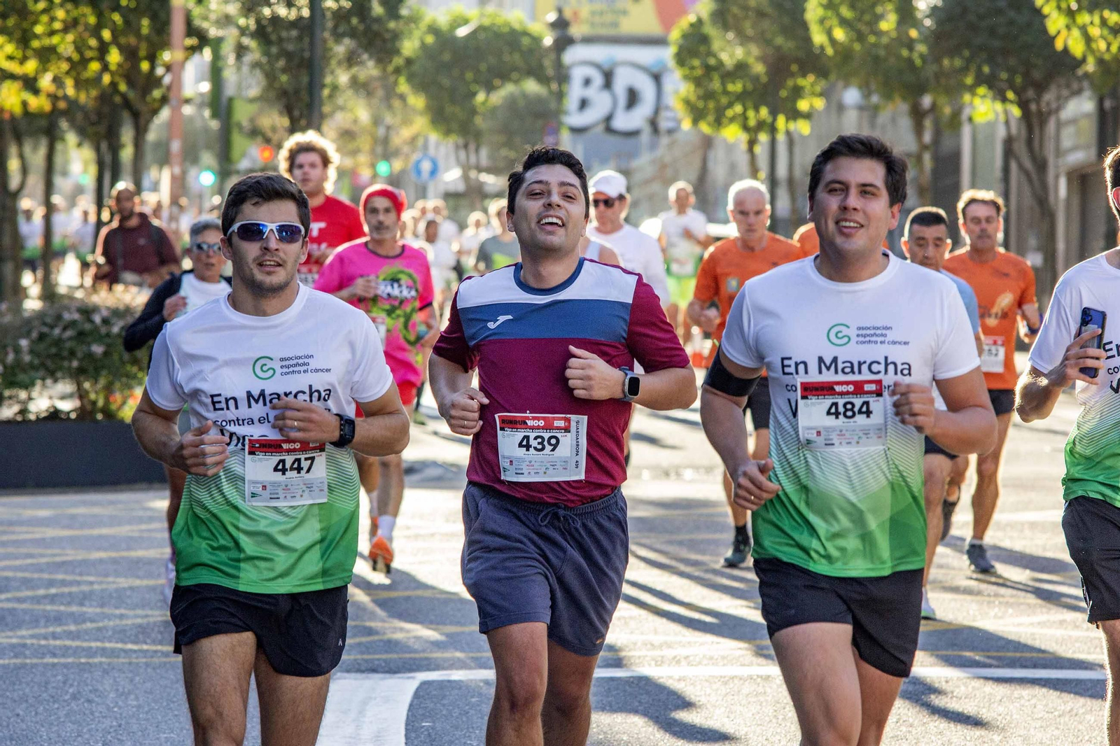 Galería | La Vigo en Marcha contra o Cancro congrega a 3.000 personas en su primera edición