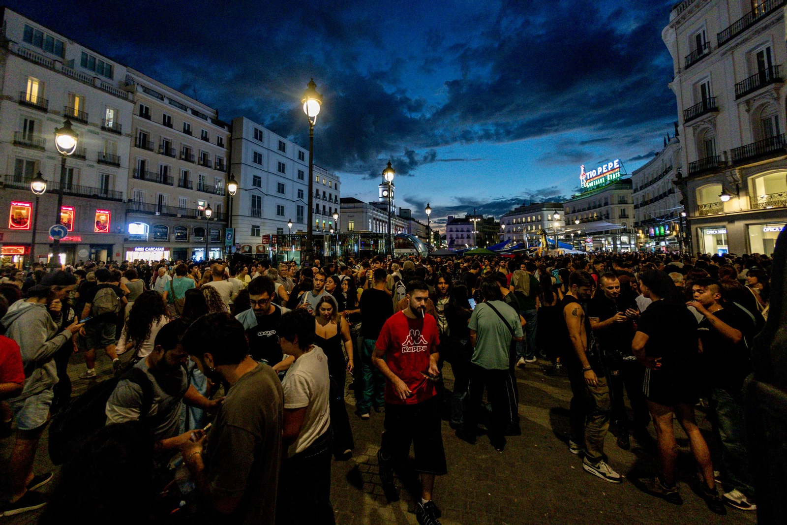 Galería | La acampada de Sol por una vivienda digna se sigue extendiendo y los congregados insisten en esta medida de presión