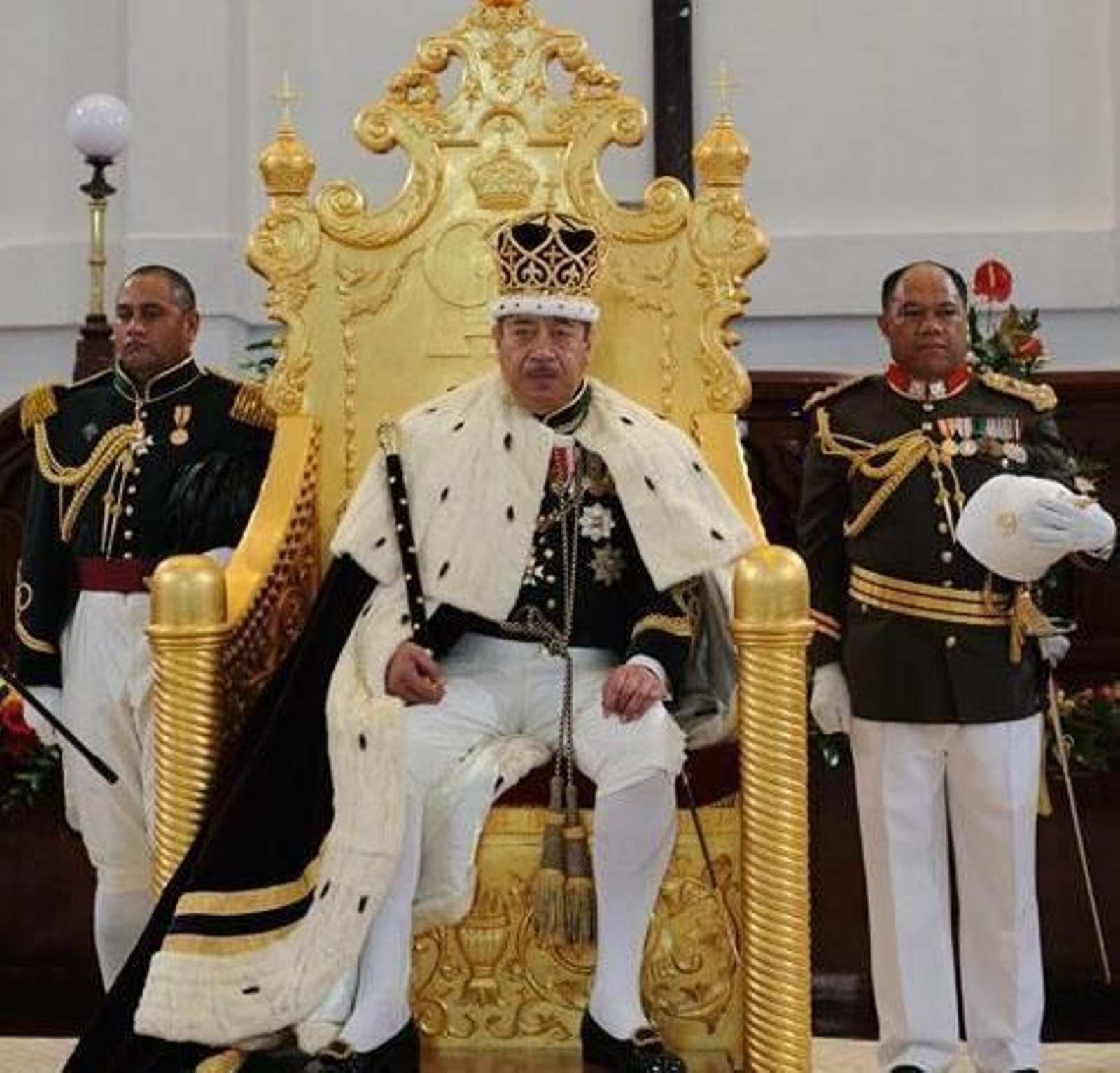 George Tupou V fue coronado  nuevo rey de Tonga