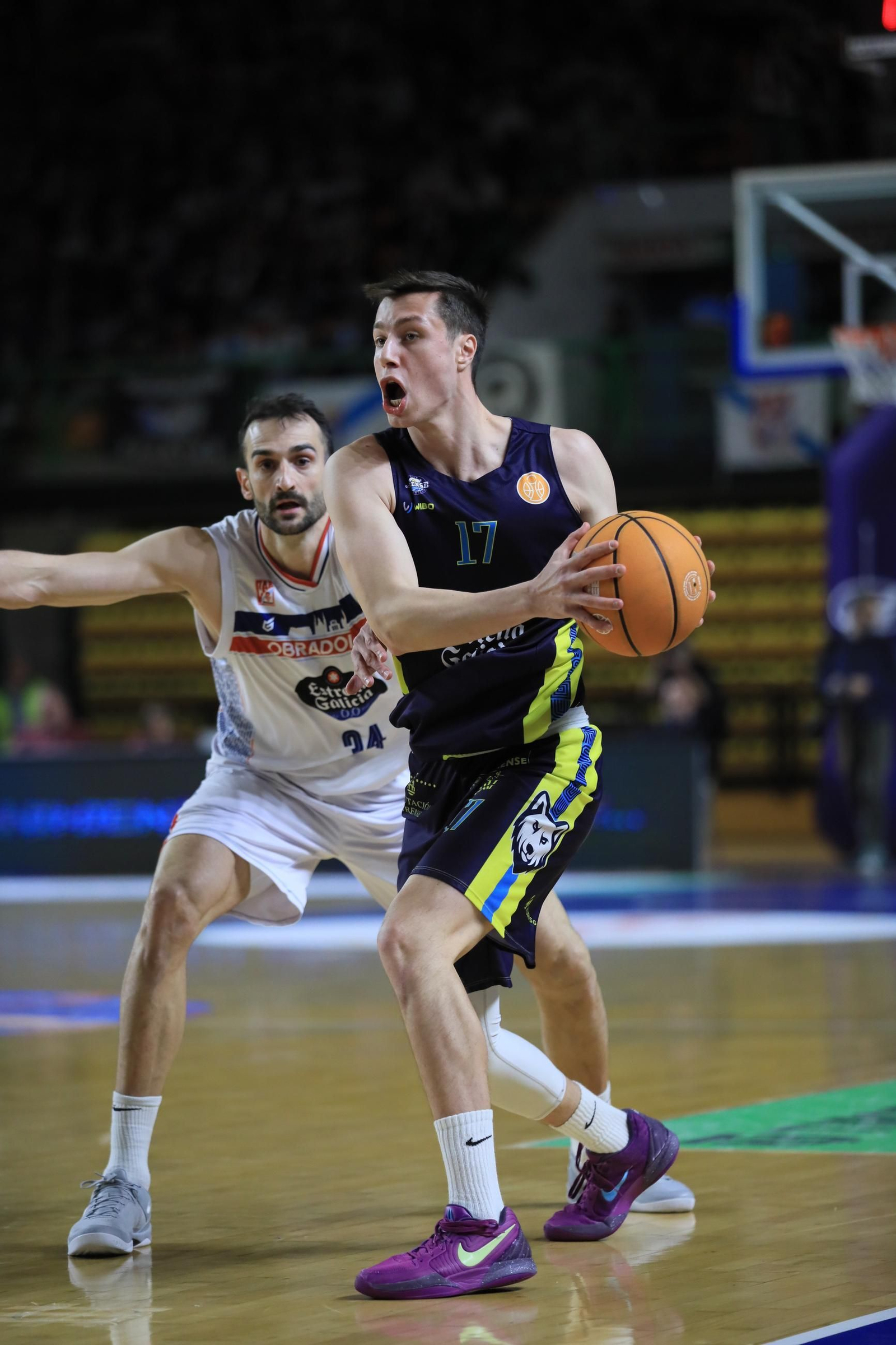 Galería | El Pazo, a reventar para el derbi COB-Obradoiro