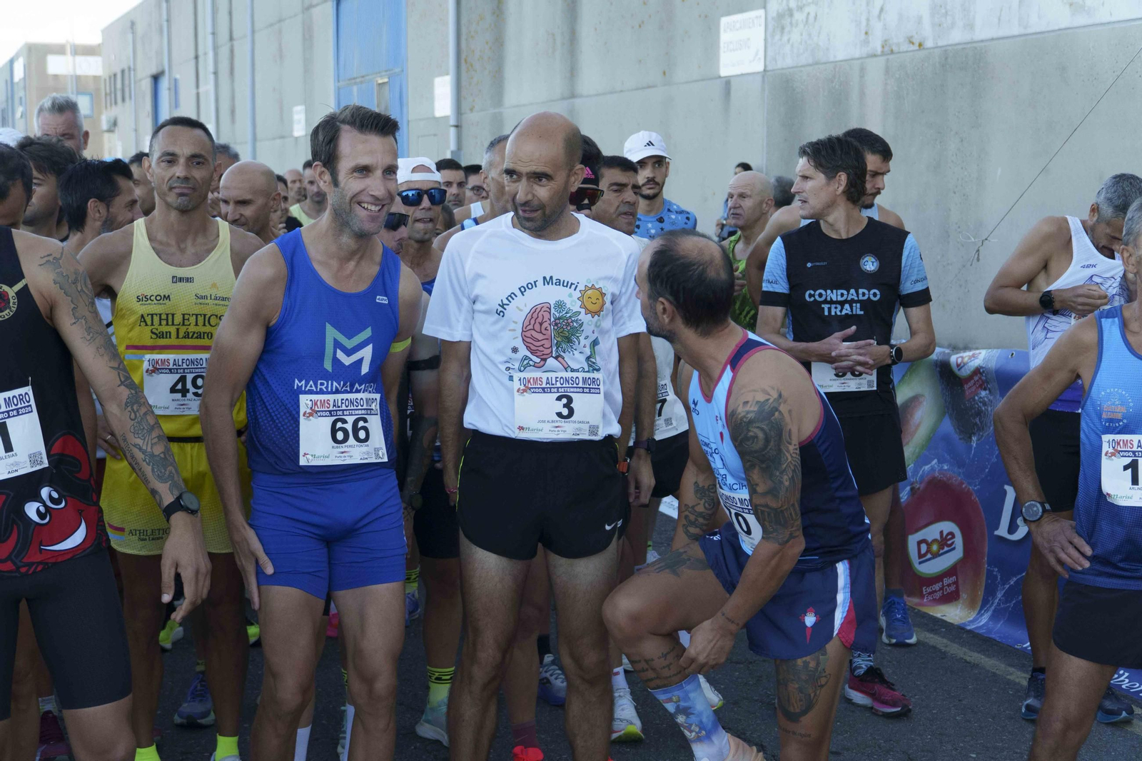 Galería | El puerto pesquero de Vigo acoge hasta cinco carreras organizadas por Carlos Adán