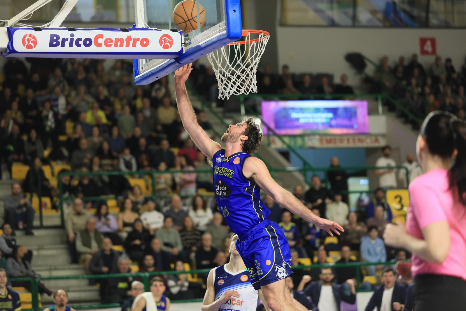 Galería |  El milagro en el Pazo para el COB fue competir