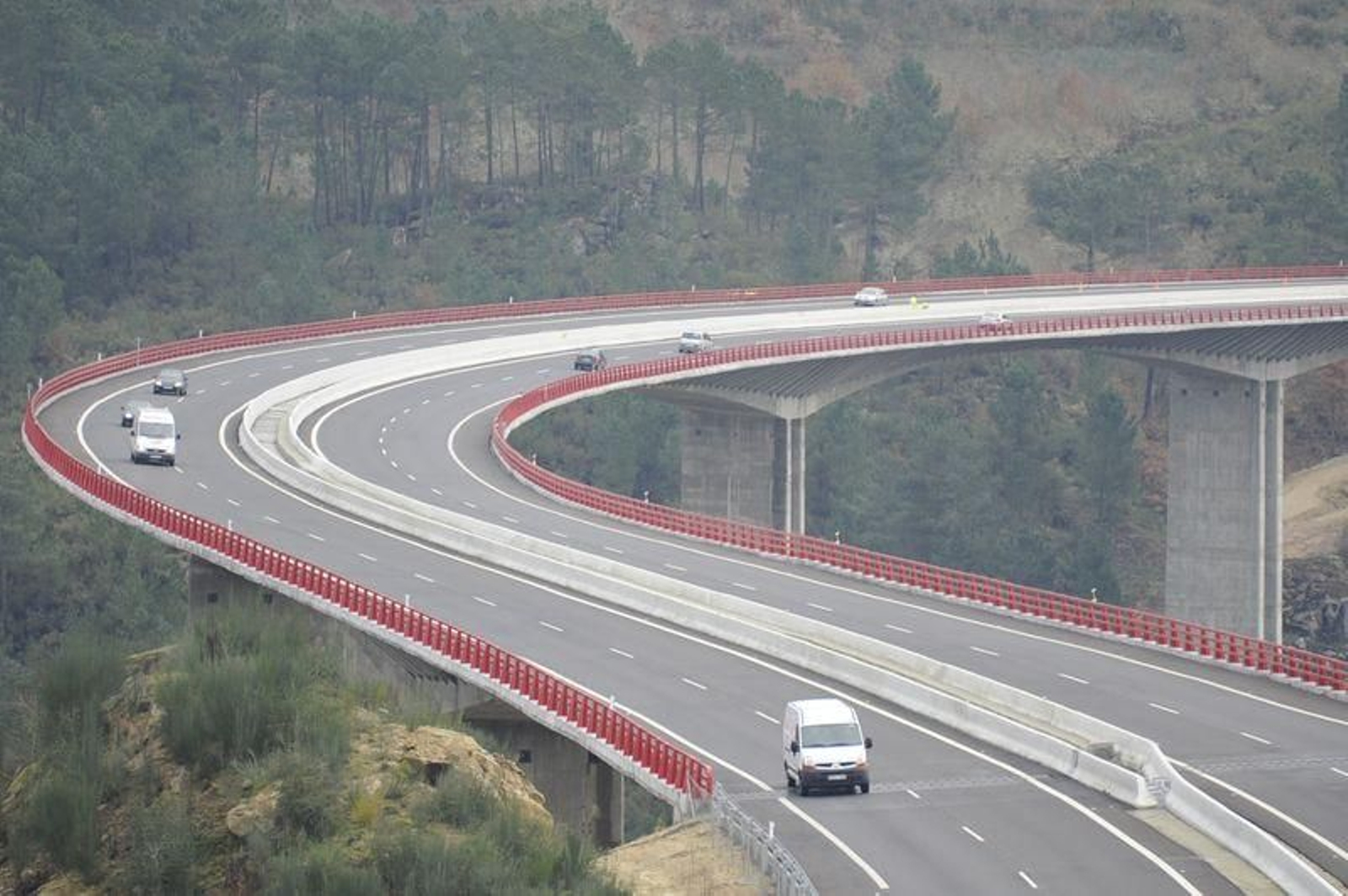 La autovía de Ourense a Santiago mantiene inalterable el peaje a partir de Lalín.