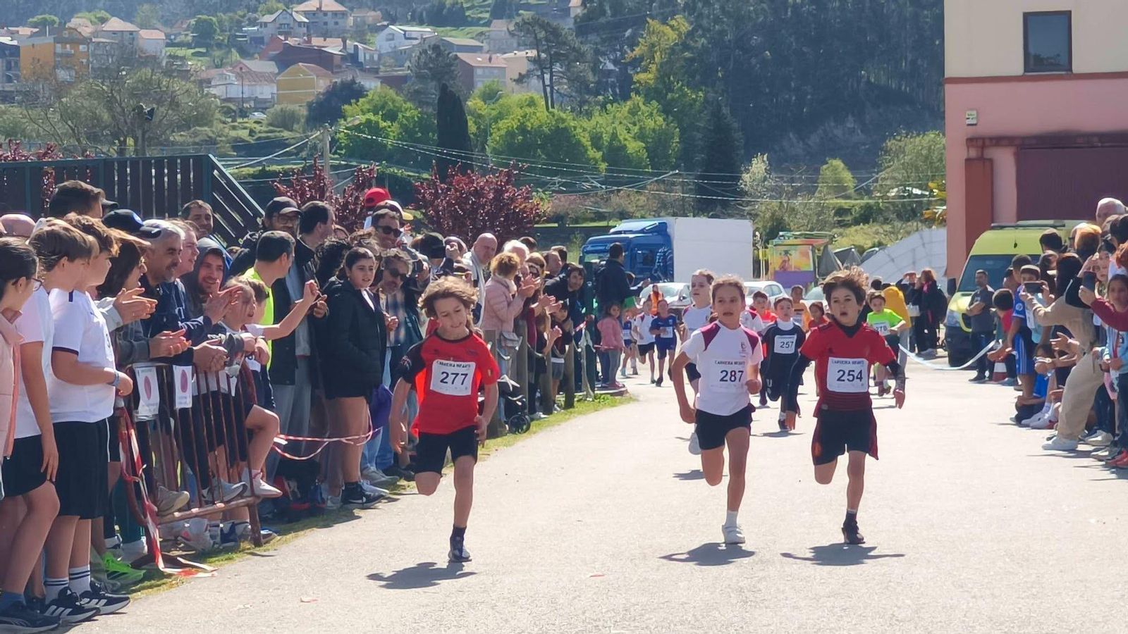 Los niños se dieron cita en la Carreira da Ostra.