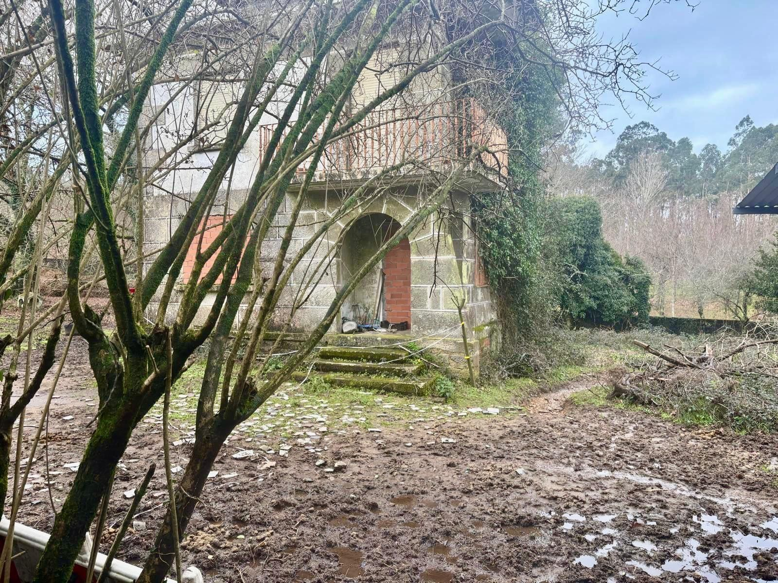 Terreno y vivenda Icosa Dorada, que no es comunero.