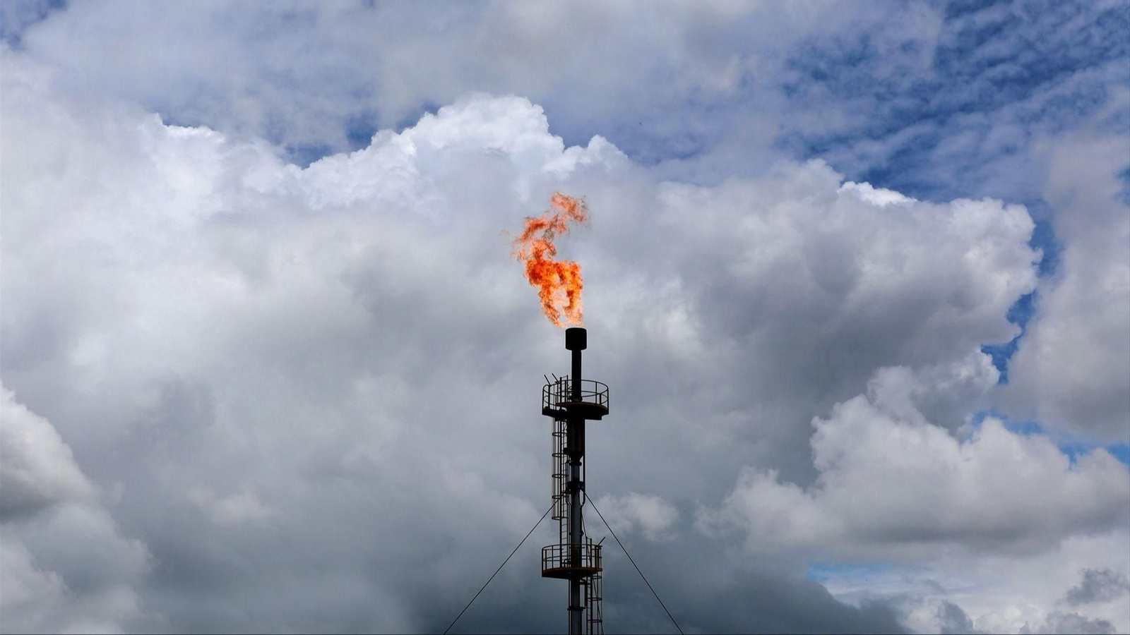 Imagen de archivo de una refinería de petróleo.