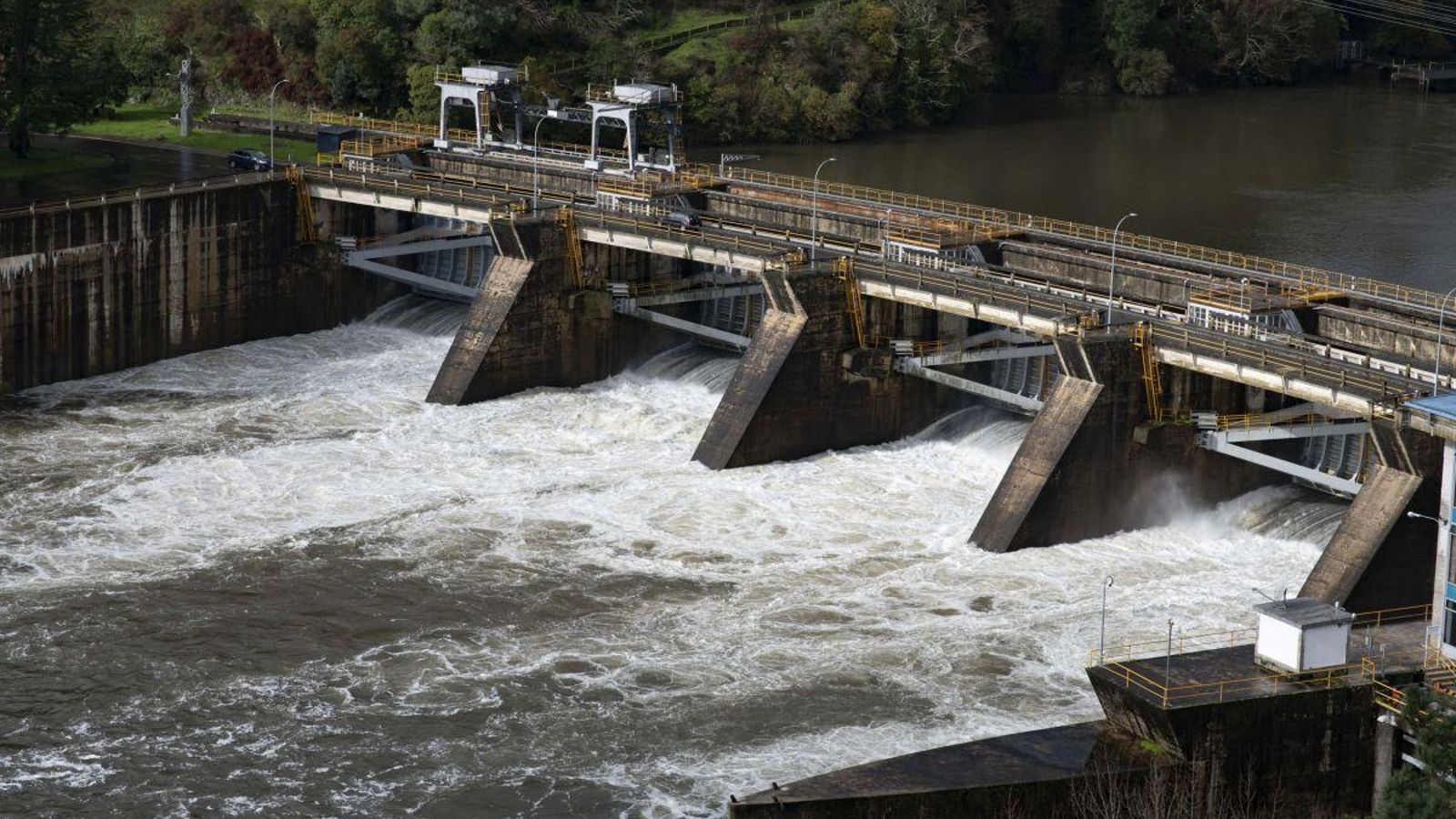 El río Miño, ayer a la altura de Velle.