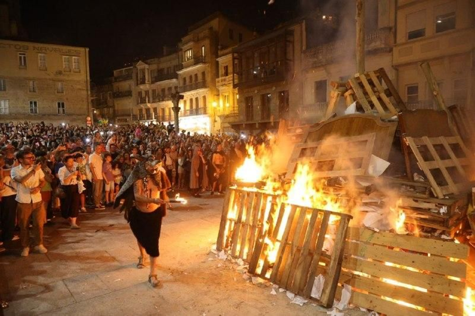 Galería | Las hogueras de San Xoán encienden Vigo y su área