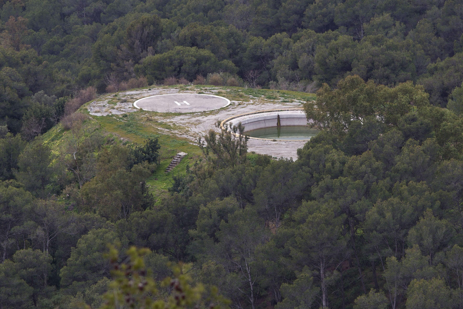 Vista de una de las balsas de agua situada en el Paraje de los Montes de Málaga