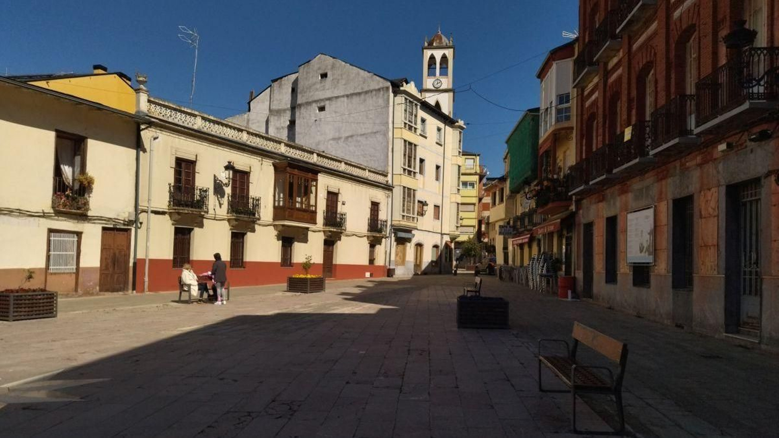 Imagen de la Plaza Mayor de O Barco, en el centro del casco urbano de la villa.