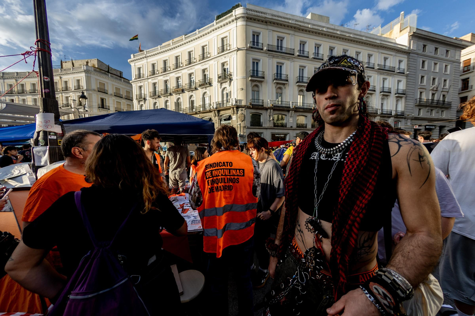 Galería | La acampada de Sol por una vivienda digna se sigue extendiendo y los congregados insisten en esta medida de presión
