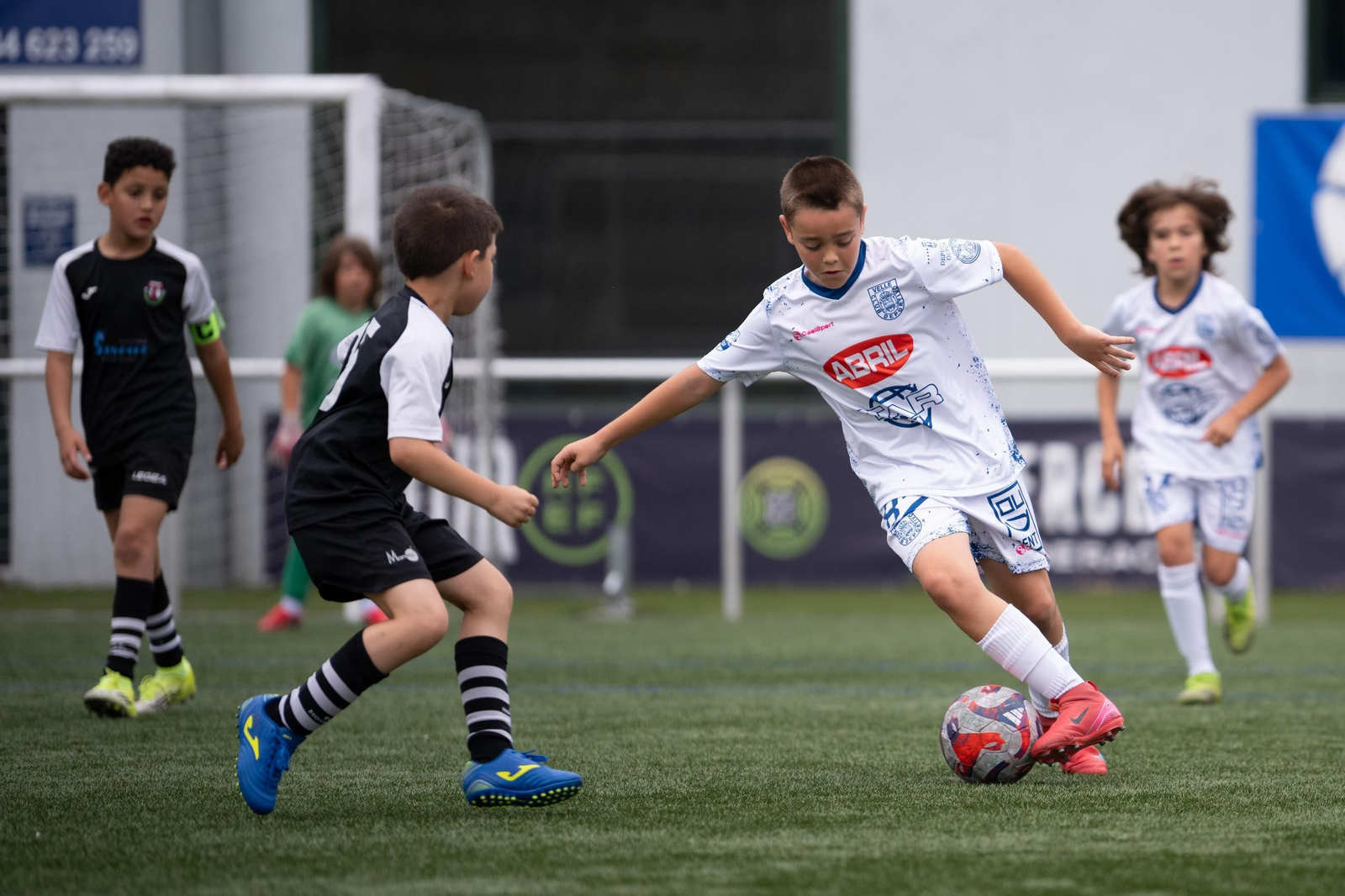 El Pabellón CF, el mejor en el 12º torneo benjamín de fútbol Barbadás