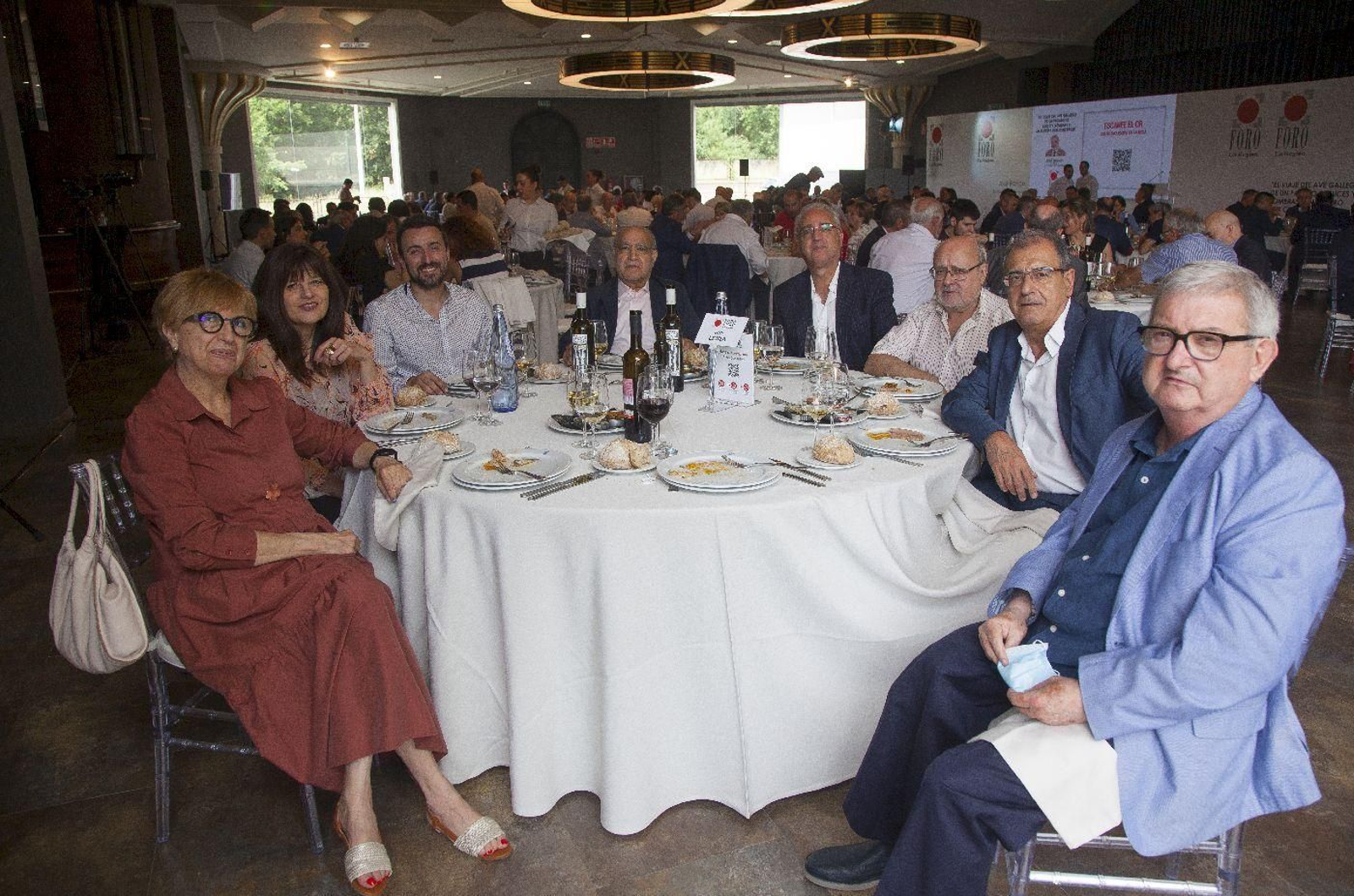 Río Leira:
Charo Martínez; Gerente Damián Lucio Asesores; Eugenia Silva; departamento comercial de La Región; José Manuel Martínez; AJE Ourense; Antón Alonso; xornalista; Benito Iglesias; director general de Cooperativa; Navia BI; Juan Hervella; técnico de turismo y colaborador de La Región; Arturo González Estévez; abogado de ARL Abogados; Damián Lucio; economista de Damián Lucio Asesores. 
Foto: Miguel Angel