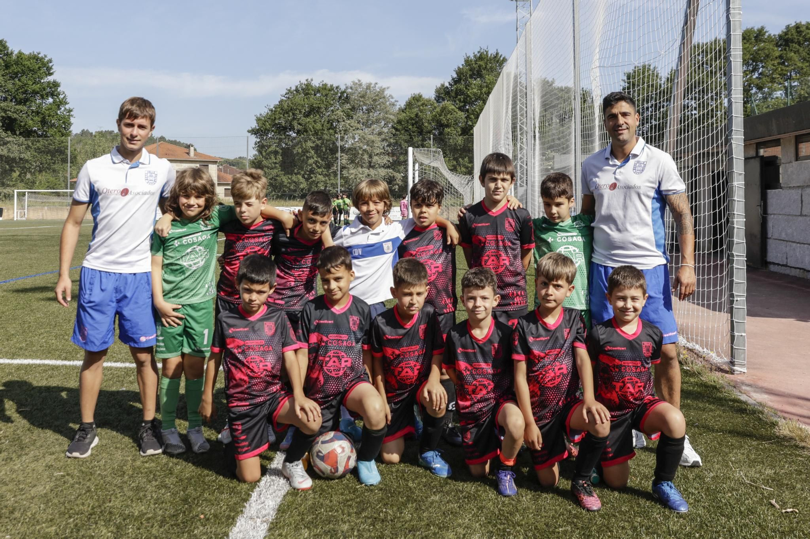 Galería | La base del fútbol ourensano se da cita en el Vila Maceda