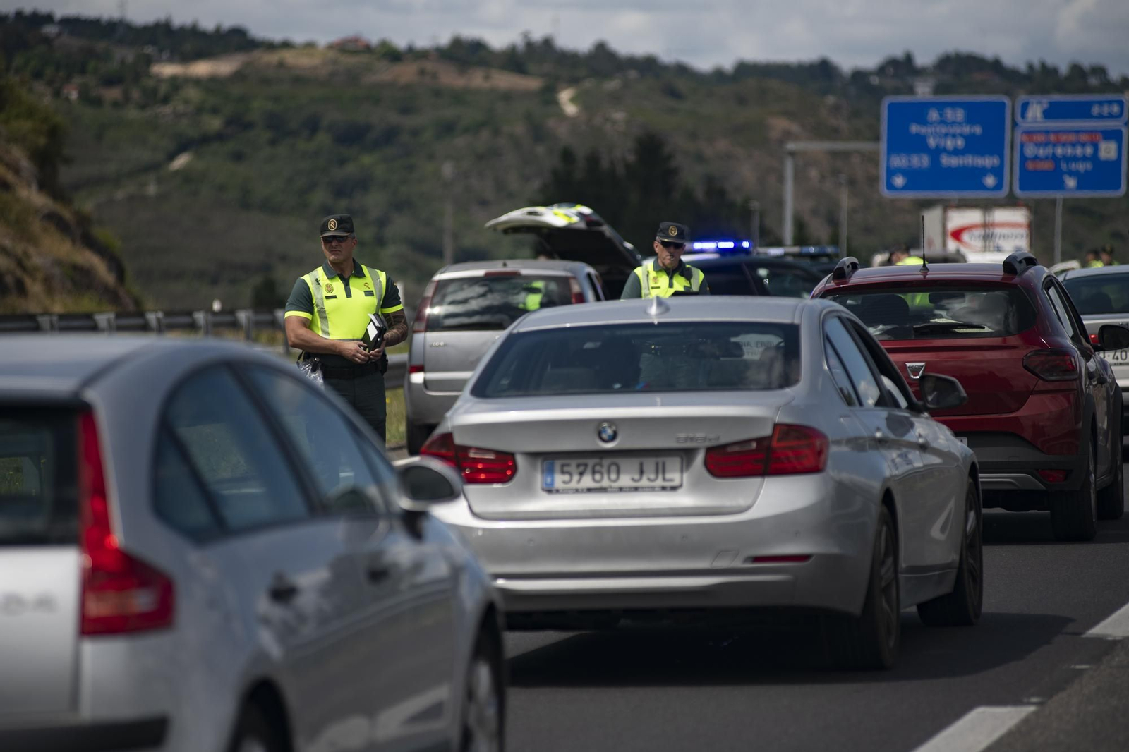 Macro control de la Guardia Civil en la A-52. Foto: Xesús Fariñas.
