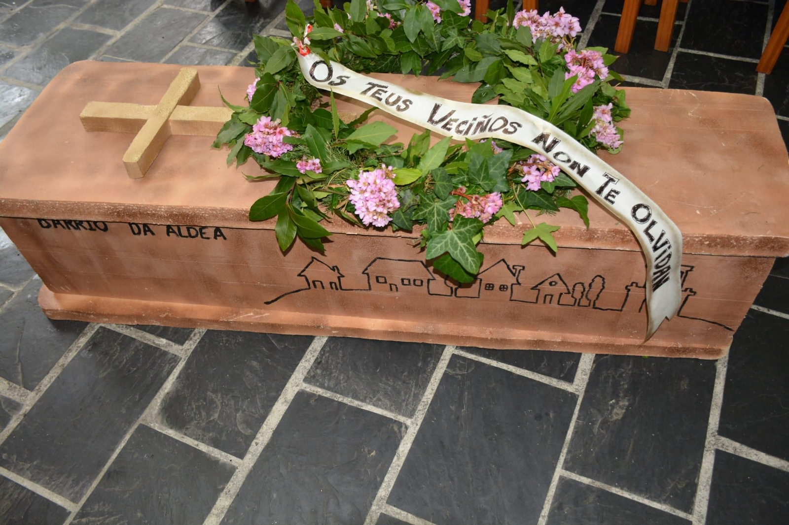 Galería | Los vecinos de San Vicente celebran el Entroido y homenajean a su localidad